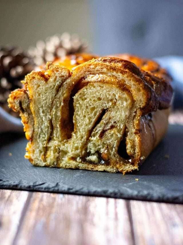Cross section of the Sourdough babka with cinnamon.
