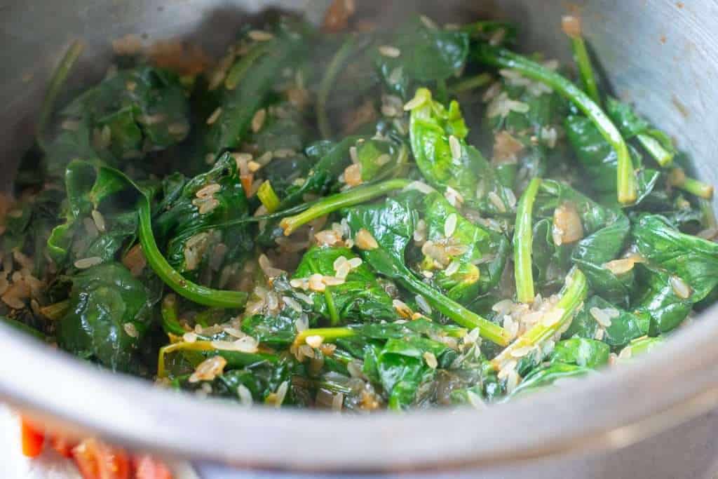 Cooked snanakorizo ready to be served.